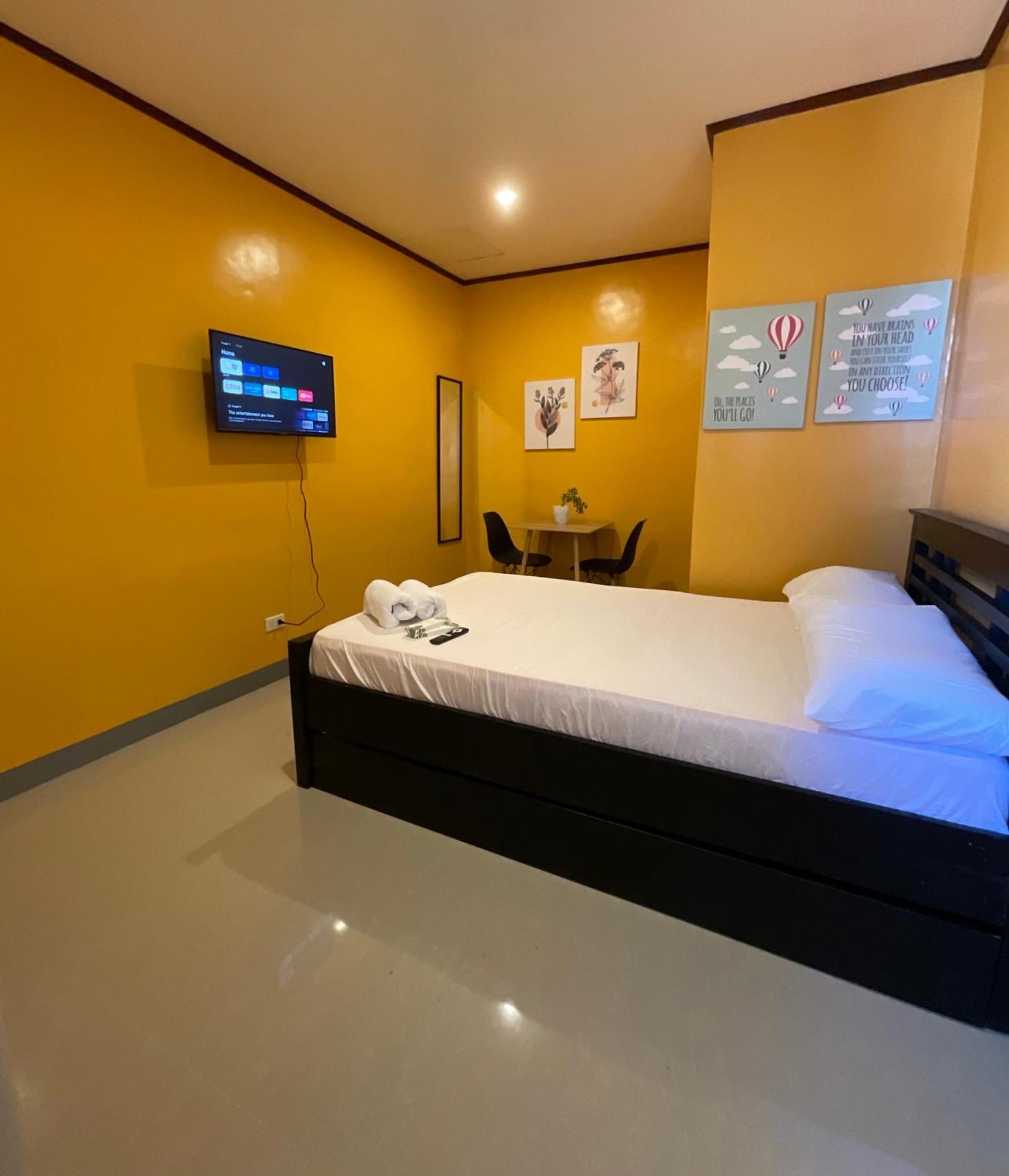 Halajo Bnb Transient Laoag Zimmer foto
