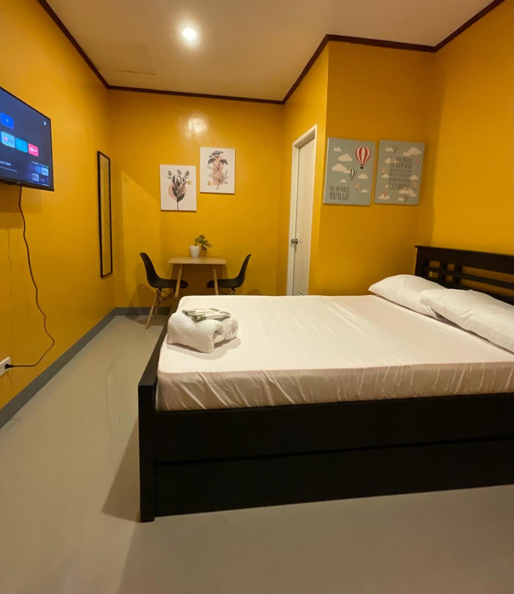 Halajo Bnb Transient Laoag Zimmer foto